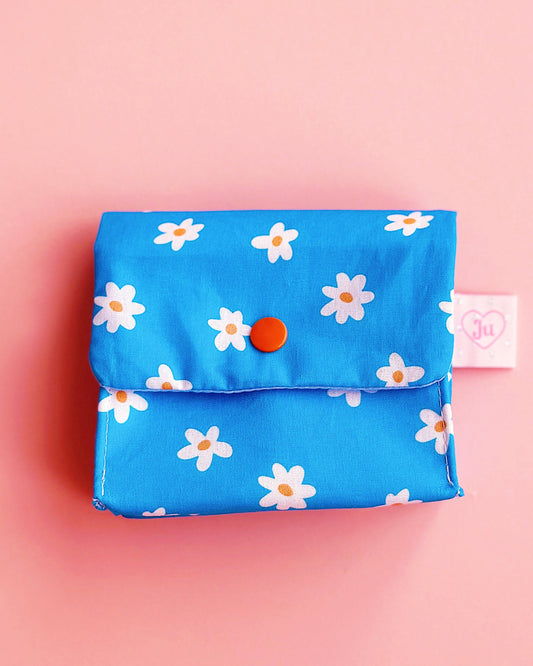 handmade blue daisy snap pouch with contrasting snap button