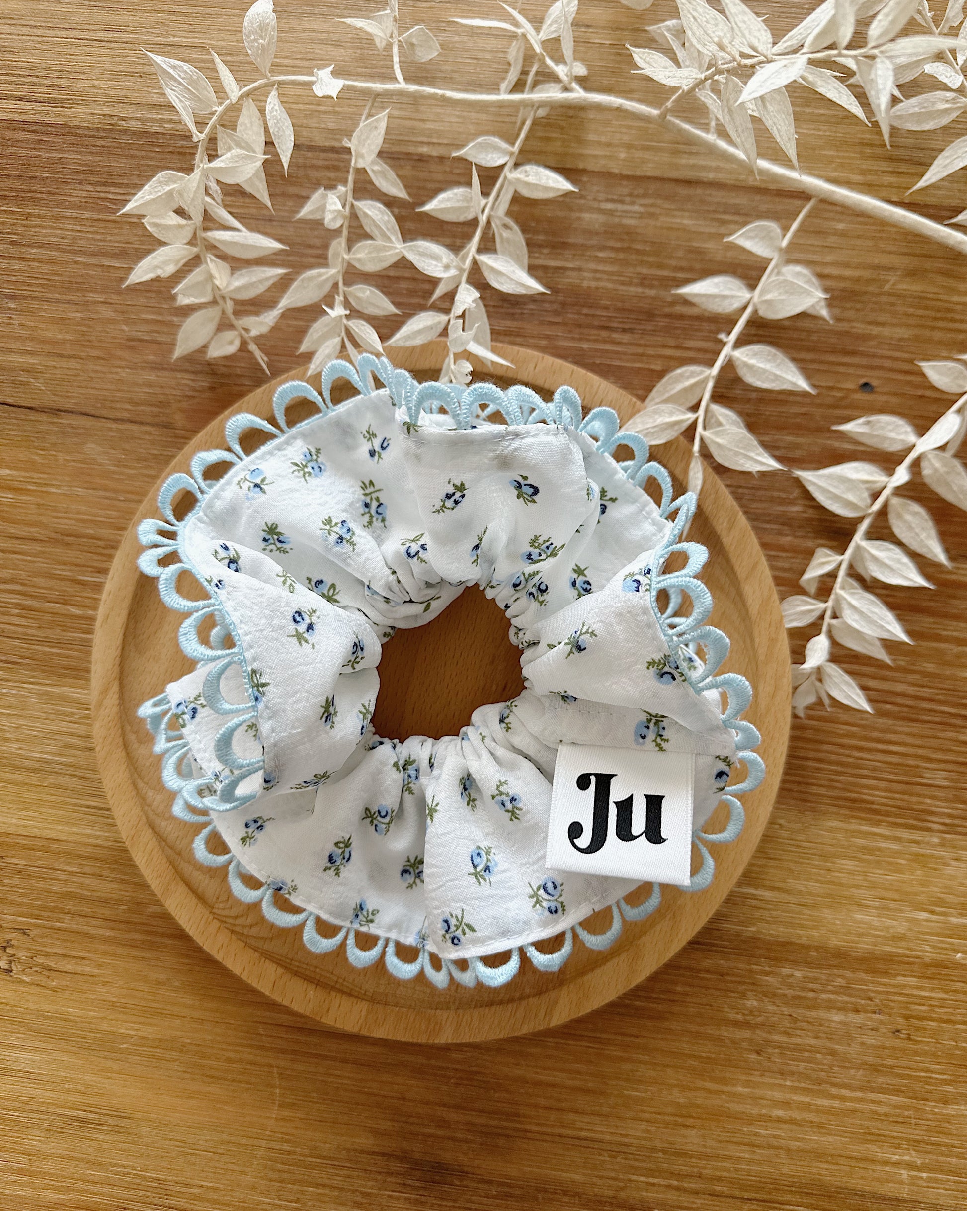 Jumbo scallop floral scrunchies